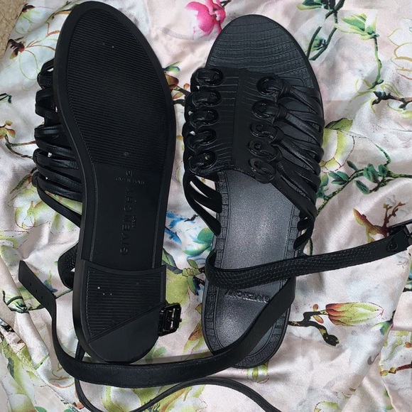 Givenchy gladiator Flat Sandals (never worn) - Picture 5 of 9